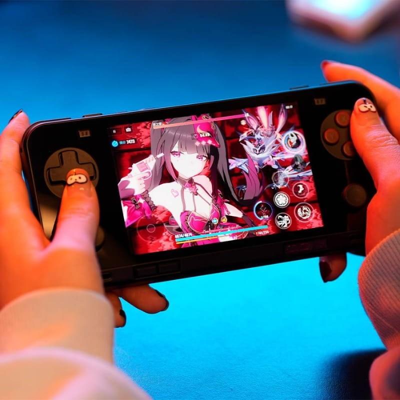 Ayaneo Pocket ACE Snapdragon G3x Gen 2 8Go/128Go Noir - vue à 45 degrés