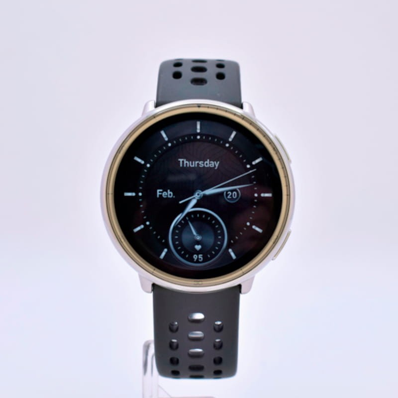 Foto real frontal display con reloj analógico del Amazfit Active 2 Correa Silicona Negro  - Reloj Inteligente con GPS