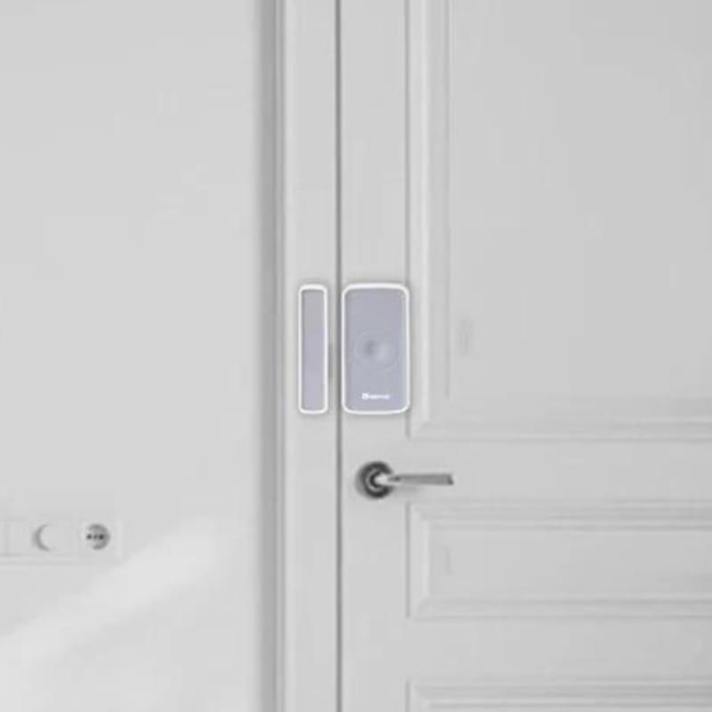 Heiman HS1DS-EF Zigbee - Sensor de Puerta y Ventana - ubicado en puerta