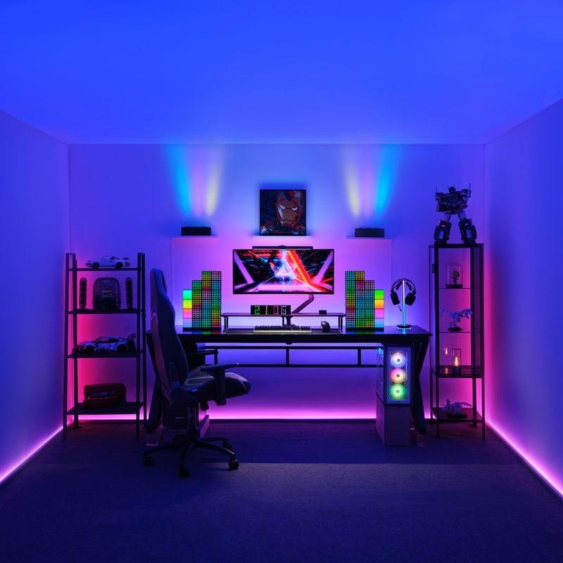 Vista general de una sala con iluminación de la Personalización de la Lámpara inteligente Yeelight Cube Spot