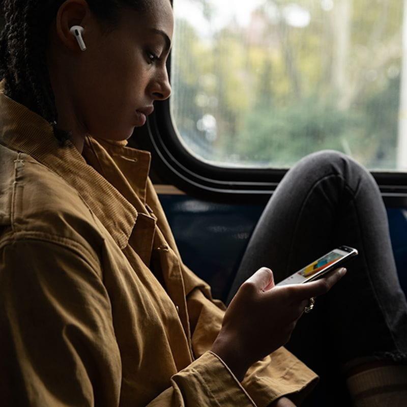 Apple AirPods Pro (MLWK3TY/A) Blanco  - Pequeños