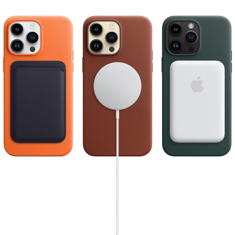 iPhone 14 Pro Max morado oscuro renovado; tres vistas con fundas de piel (naranja, marrón, verde), MagSafe circular y batería MagSafe, triple cámara trasera.