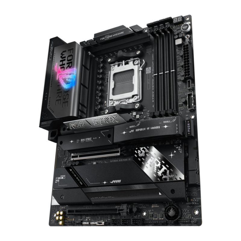 Perspectiva de la Placa base ASUS ROG STRIX X870E-E GAMING WIFI Zócalo AM5 ATX