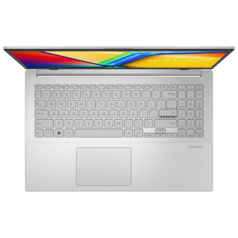 ASUS Vivobook Go E1504FA-NJ643W AMD Ryzen 5 7520U/16GB/512GB SSD/Win11Home Plata - Portátil 15.6 Vista Superior