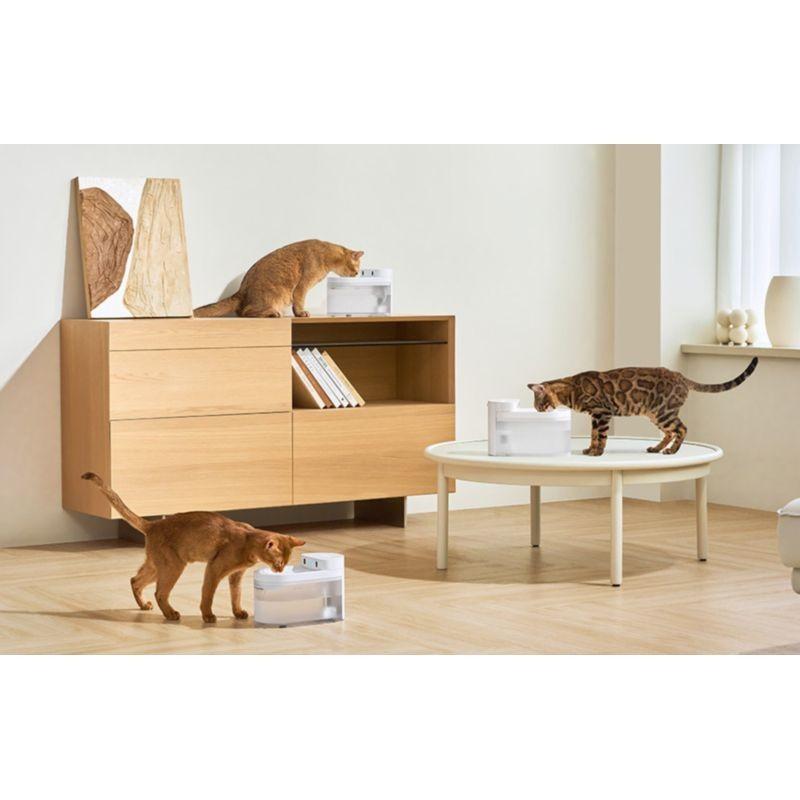 Gatos com o Bebedouro de Animais Catlink Pure 3 Branco