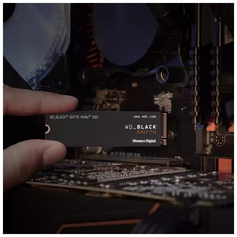 Western Digital Black SN770 - 2 TB NVMe - Disco Duro SSD vista tamaño real