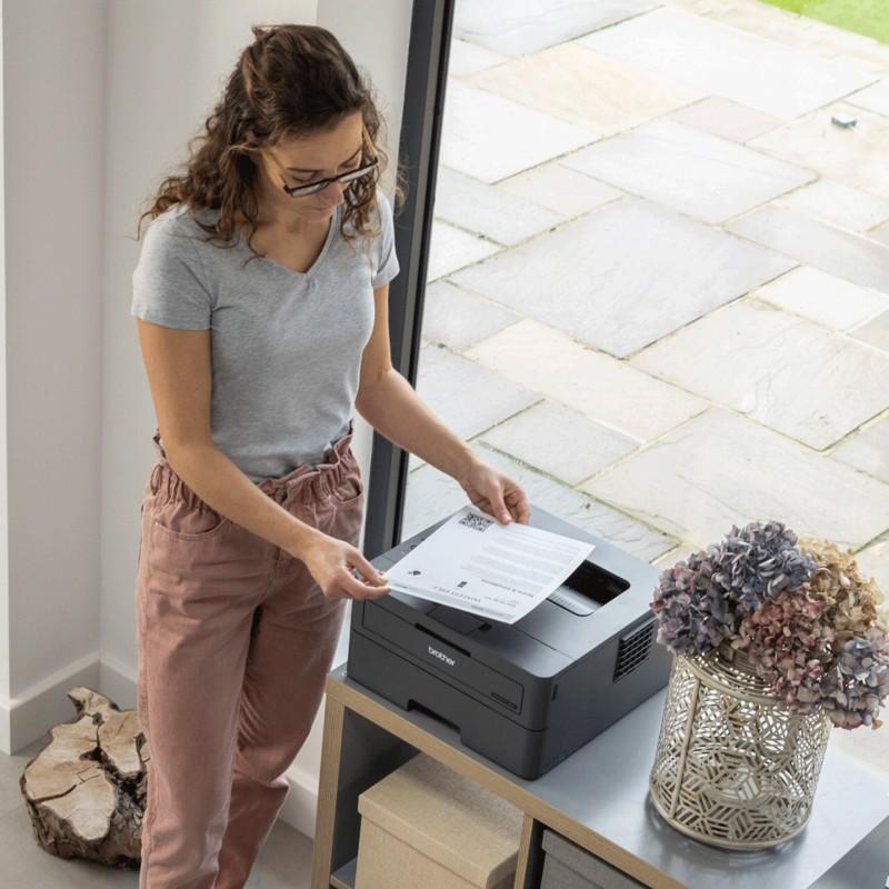 Impresora láser Brother HL-L2400DWE con impresión monocroma