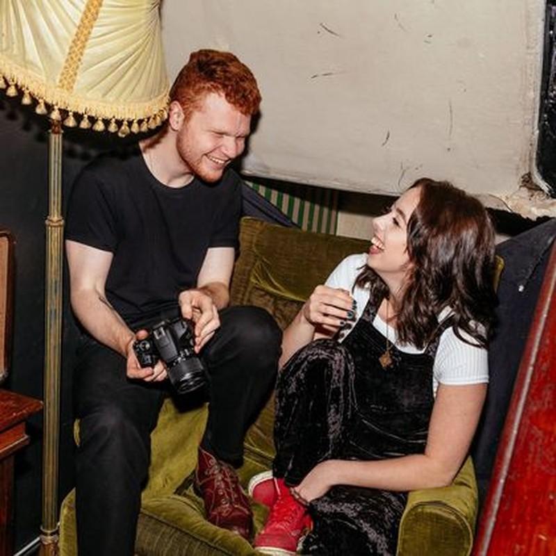 Canon EOS 2000D + EF-S 18-55 IS II 