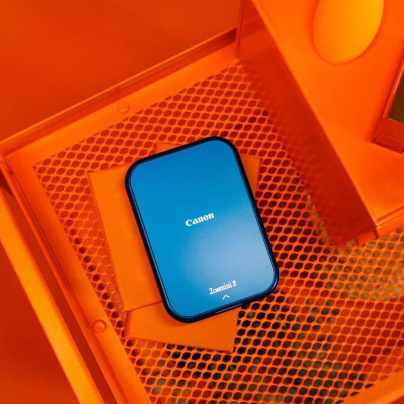 Vista cenital de la Canon Zoemini 2 Impresora fotográfica Inalámbrica Azul marino