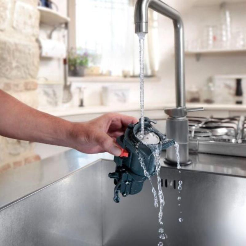 Cafetera De'Longhi ECAM350.50.B con depósito de 1,8 Litros