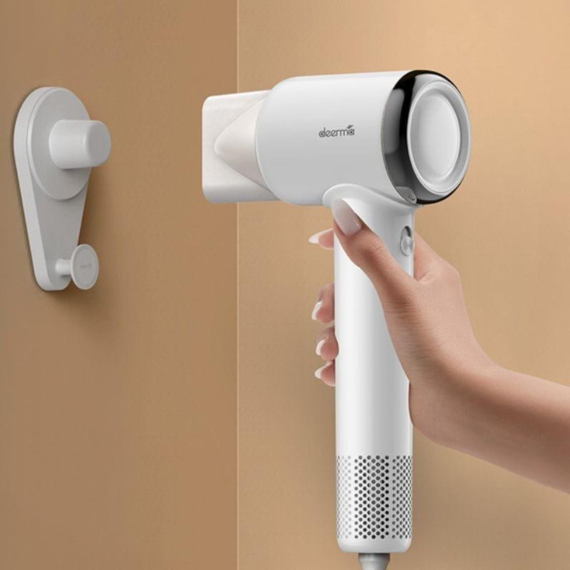 Hair Dryer Deerma DEM-CF50W Blanco - Secador de pelo imagen imagen real con el colgador