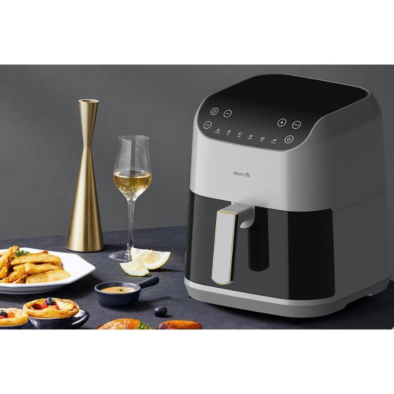 Deerma DEM-KZ130W - Imagem real da fritadeira de ar na cozinha