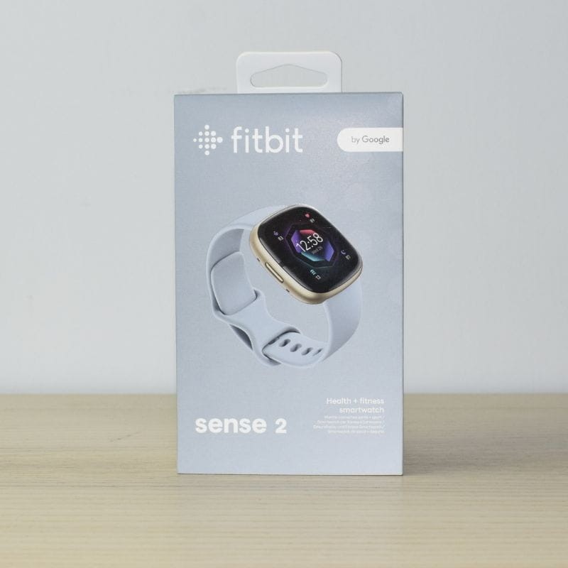 Foto real de la caja del Reloj inteligente Fitbit Sense 2 Oro