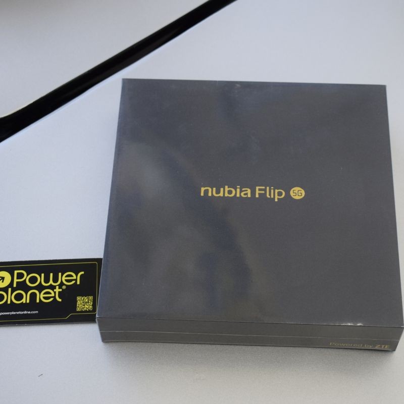 Foto real da caixa do Telemóvel Nubia Flip 5G 8GB/256GB Preto