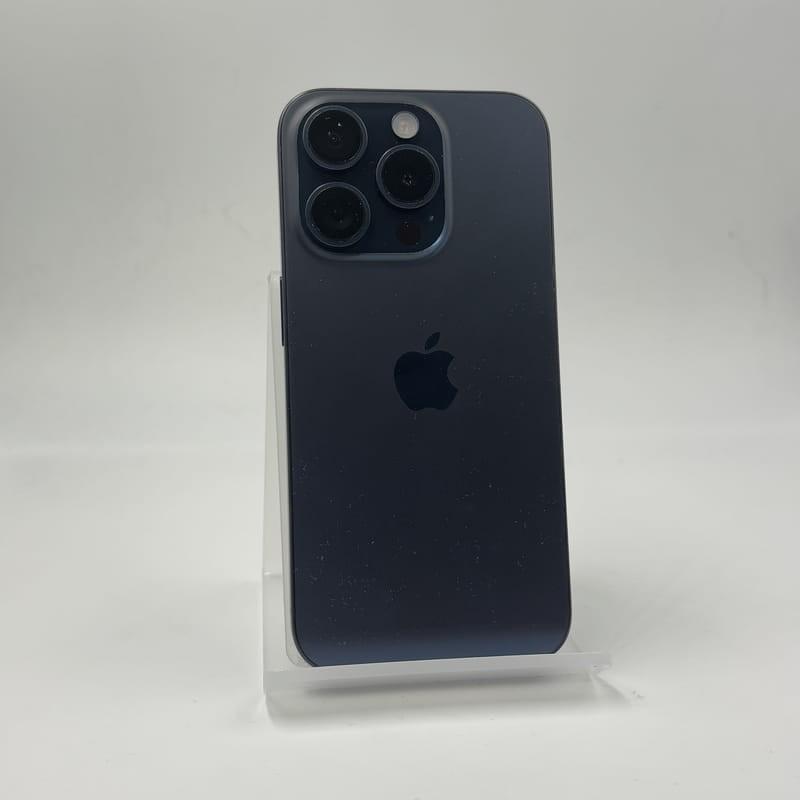 Foto real trasera del Apple iPhone 15 Pro 5G 128GB Titanio Azul Renovado - Estado Excelente
