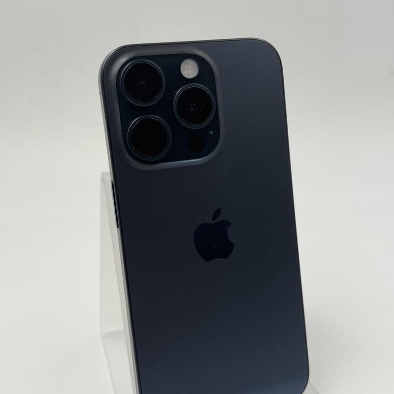 Foto real detalle de la cámara de fotos del Apple iPhone 15 Pro 5G 128GB Titanio Azul Renovado - Estado Excelente