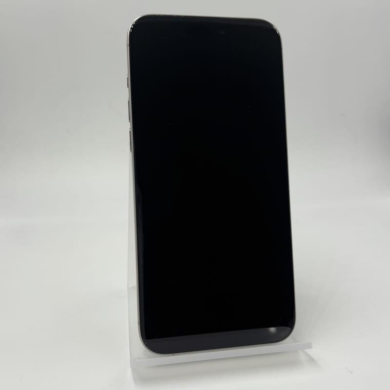 Foto real frontal del Teléfono móvil Apple iPhone 15 Pro Max 256GB Natural - Renovado - Estado Excelente