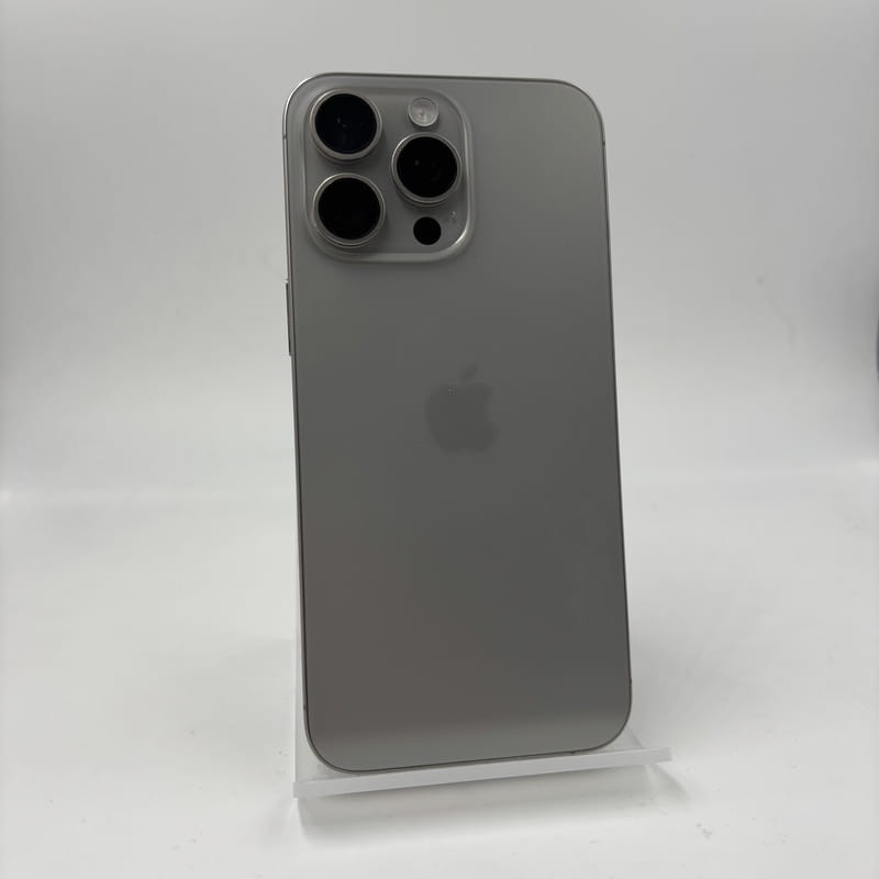 Foto real trasera del Teléfono móvil Apple iPhone 15 Pro Max 256GB Natural - Renovado - Estado Excelente