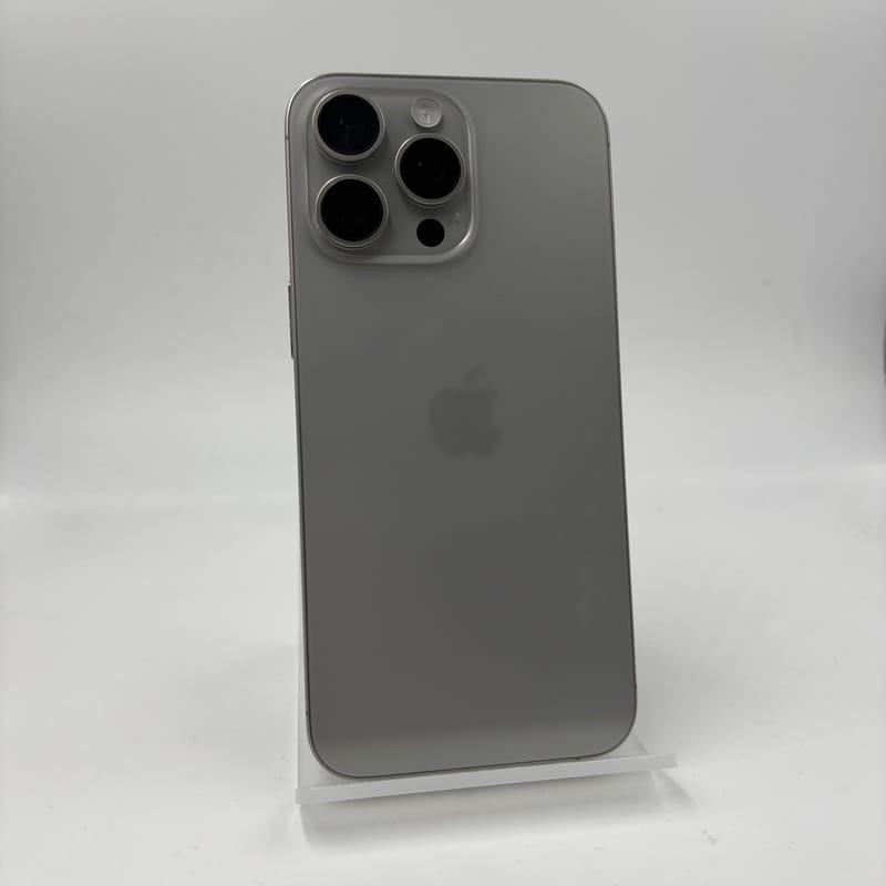 Foto real trasera del Teléfono móvil Apple iPhone 15 Pro Max 256GB Natural - Renovado - Estado Excelente