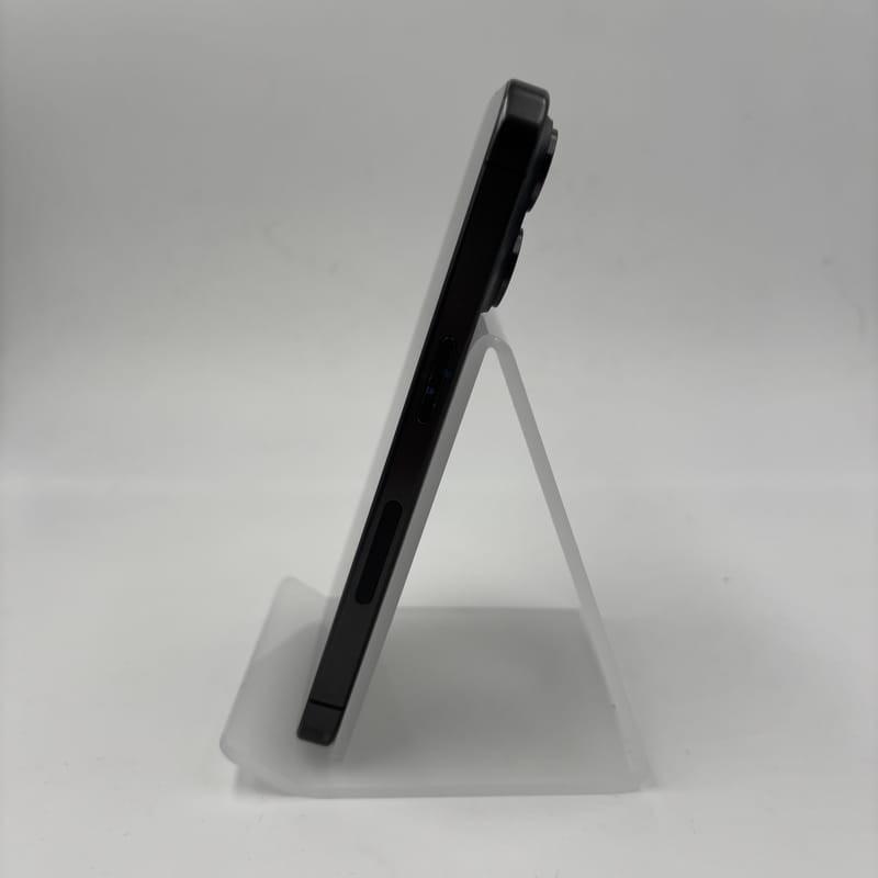 Photo côté gauche de l'iPhone 15 Pro 5G 256 Go Noir Titane Reconditionné - Excellent État