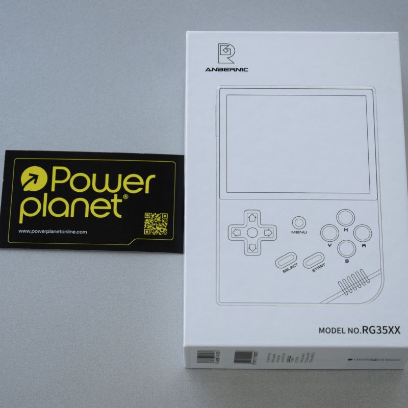 Foto real de la caja de la Consola Retro Portátil Anbernic RG35XX 2024 64GB Púrpura Transparente