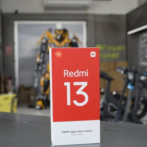 fotografía real de la caja del Teléfono móvil Xiaomi Redmi 13 8GB/256GB Negro