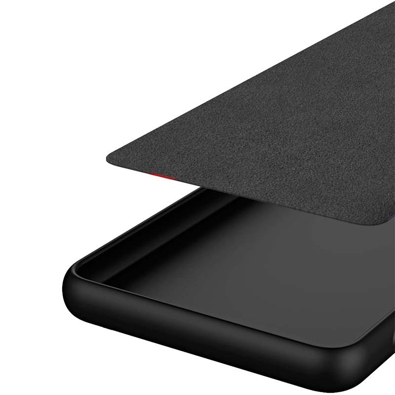 Capa Motorola G57 Power Square Liquid Premium Preto com acabamento fosco, interior aveludado e bordas arredondadas que protegem sem adicionar volume