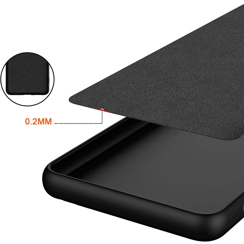 Capa Motorola G77/G67 Square Liquid Premium Preto com acabamento fosco, bordas arredondadas e espessura ultrafina de 0,2 mm para proteção discreta