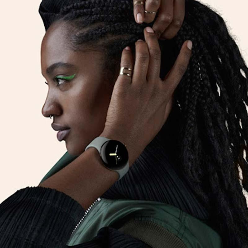 Foto real do Google Pixel Watch 4G LTE Gold com pulseira de avelã