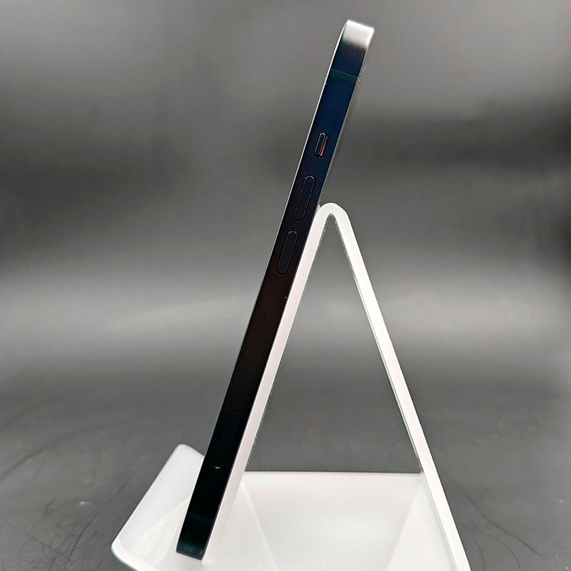 Slide https://ppoweb-pro.azurewebsites.net/cdnassets/iphone_13_medianoche_renovado_foto_real_04_ad_l.jpg