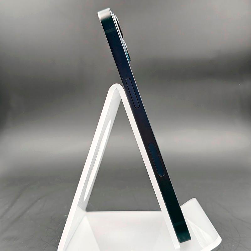 Slide https://ppoweb-pro.azurewebsites.net/cdnassets/iphone_13_medianoche_renovado_foto_real_05_ad_l.jpg