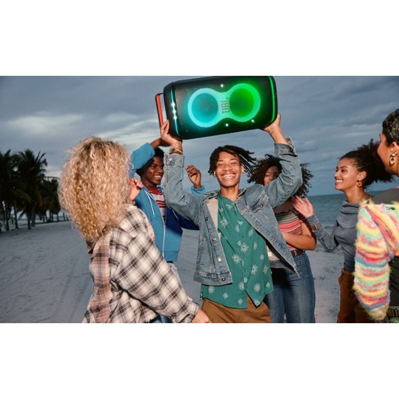 Fiesta en la playa con el Altavoz Portátil JBL Partybox 120 Club