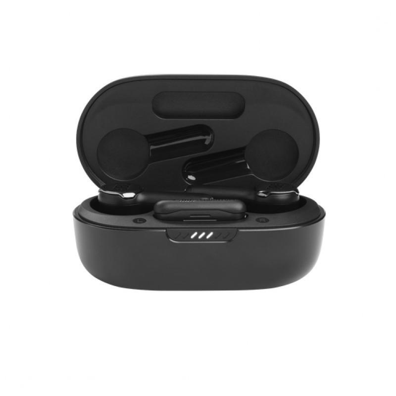 Auriculares Inalámbricos JBL Quantum TWS Negro en su estuche de carga