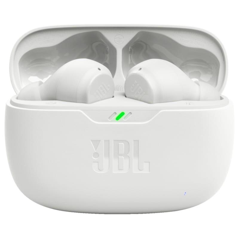 vista frontal del estuche de carga de los Auriculares Bluetooth JBL Wave Beam Blanco