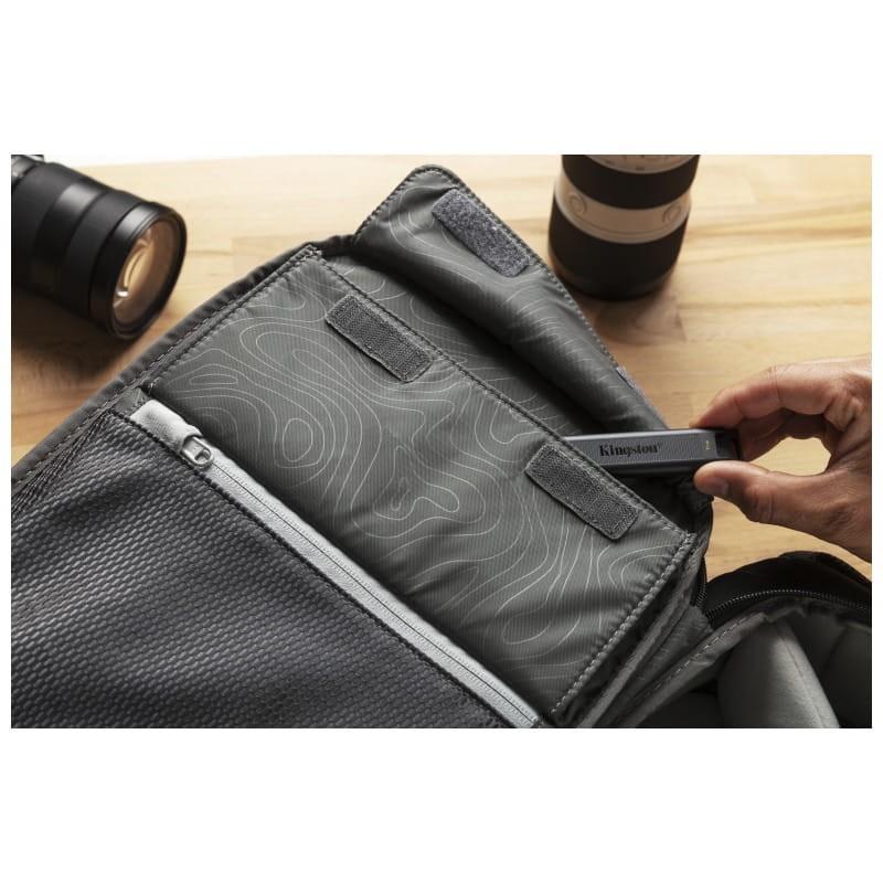 Kingston Technology DataTraveler Max 512 GB USB Negro - Unidad flash USB imagne en una mochila