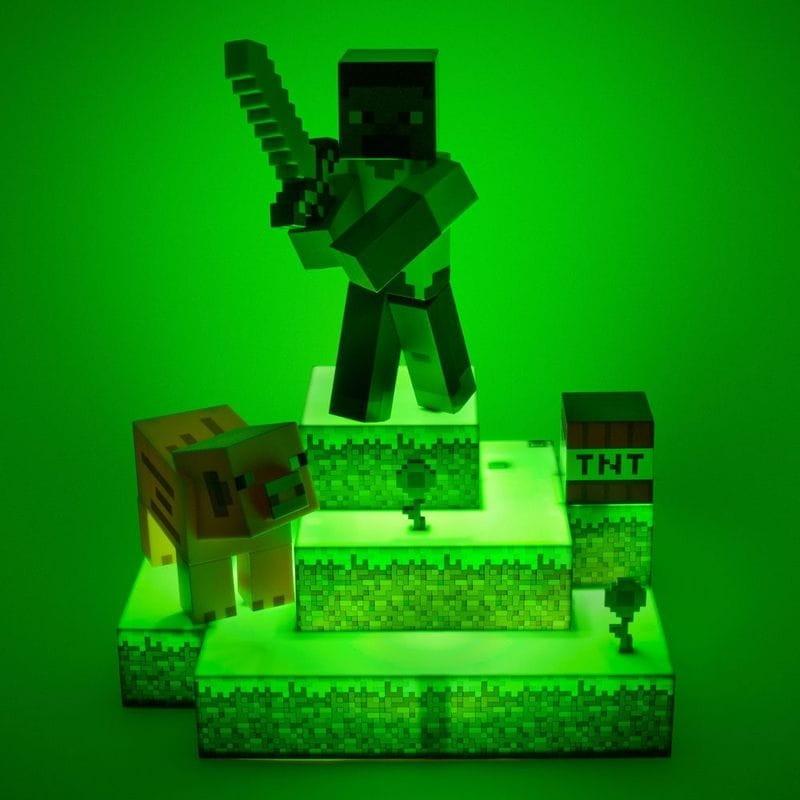 Lámpara Paladone Steve Diorama Minecraft Frontal encendida
