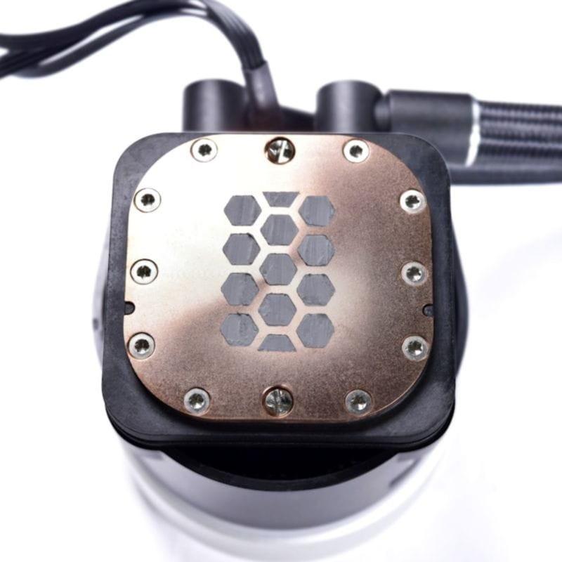 Detalle del Sistema de refrigeración líquida Lian Li Galahad II Trinity