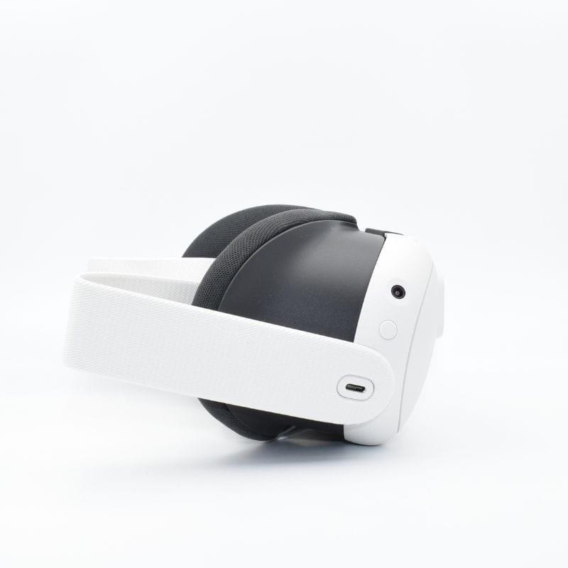 Casque VR blanc et noir avec sangle ajustable, coussinets rembourrés et port USB‑C latéral. Meta Quest 3 512Go Rénové État Premium.