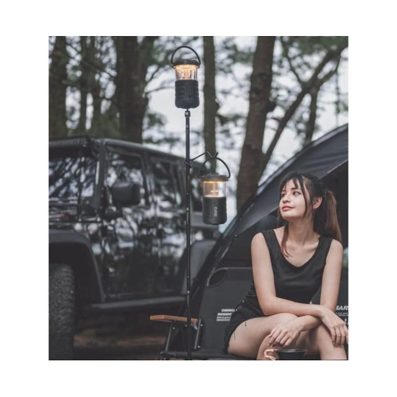 Haut-parleur portable Mifa Wild Camping Bluetooth Noir en mode lampe de poche