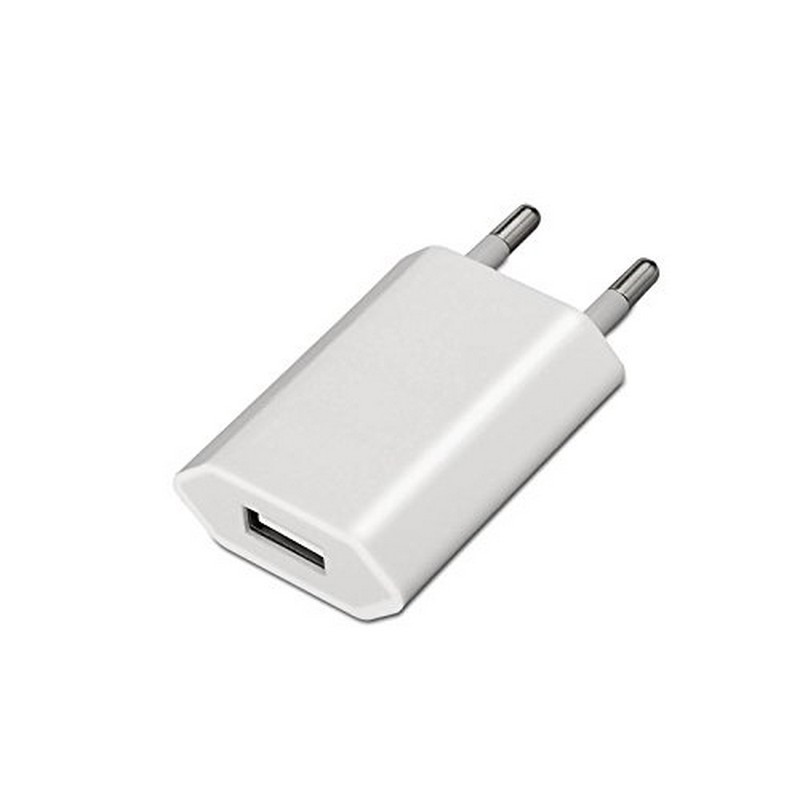 Nanocable Cargador USB 5V/1A - Color Blanco; mirando hacia la izquierda - Voltaje 240V - Salida DC5V 1A - Normaiva RoHS - Compatibilidad Apple - Cargar iPod y iPhone