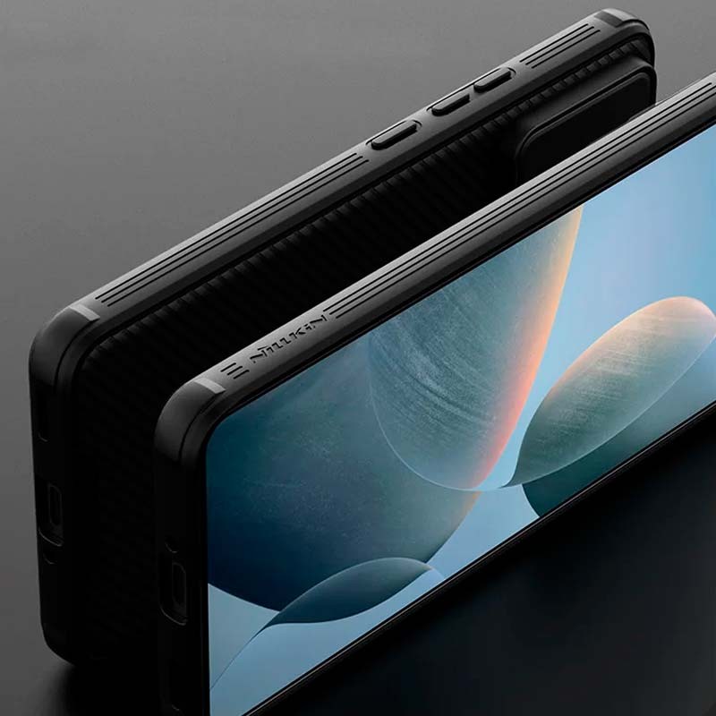 vista lateral de la Funda CamShield Pro negra de Nillkin para Xiaomi Poco F6 Pro 5G