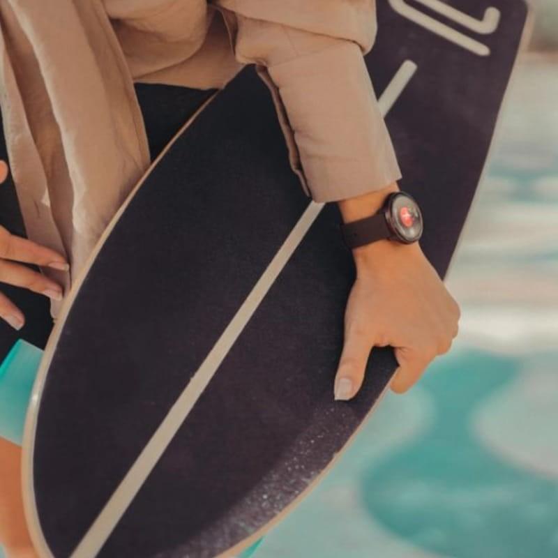 Polar Ignite 3 Marrón - Reloj Inteligente Foto Real colocacdo en el brazo