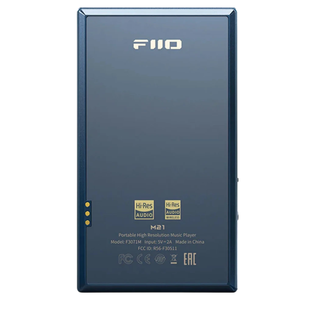 FiiO M21 reproductor Hi-Res portátil en color azul oscuro, carcasa rectangular metálica, logo FiiO, certificaciones Hi-Res Audio y puerto balanceado 4.4 mm