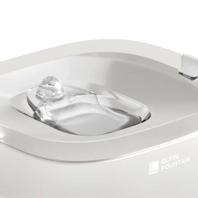 Elfin Pet Fountain D1 Pro Bebedero automático sin bomba con cubierta blanca, surtidor transparente tipo cúpula, bordes redondeados y logotipo ELFIN FOUNTAIN