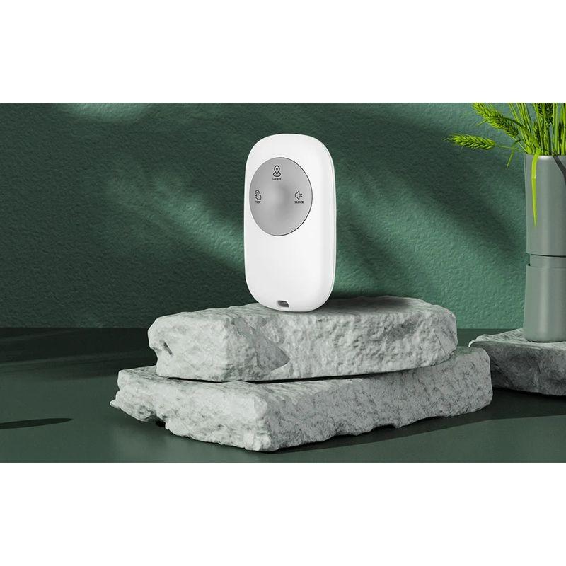 Télécommande sans fil Heiman HM1RC-W Interconnectée, boîtier blanc compact, trois boutons gris avec pictogrammes, LED d’état, design minimaliste sur