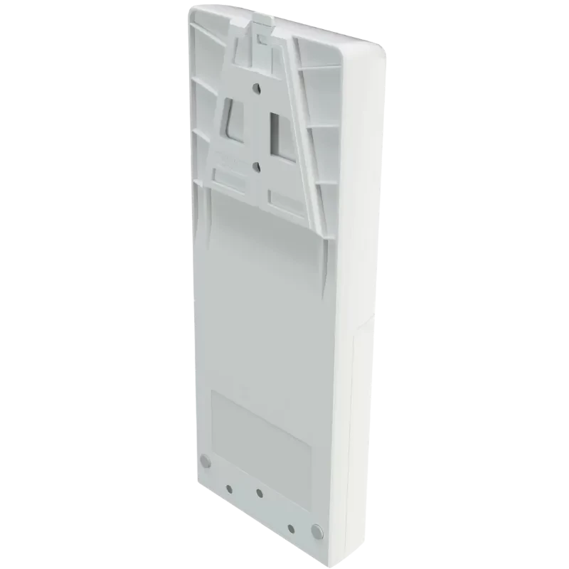 MikroTik FTC21 Convertidor Fibra-Cobre 2,5 Gbps con carcasa blanca alargada para montaje en pared, diseño robusto y ventilación lateral