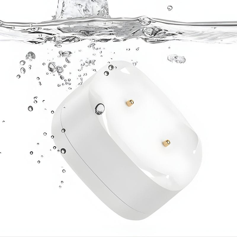 Sensor inteligente de fuga de água/inundação ZigBee SONOFF SNZB-05P (+bateria): módulo branco compacto com dois pinos dourados, resistente a respingos e