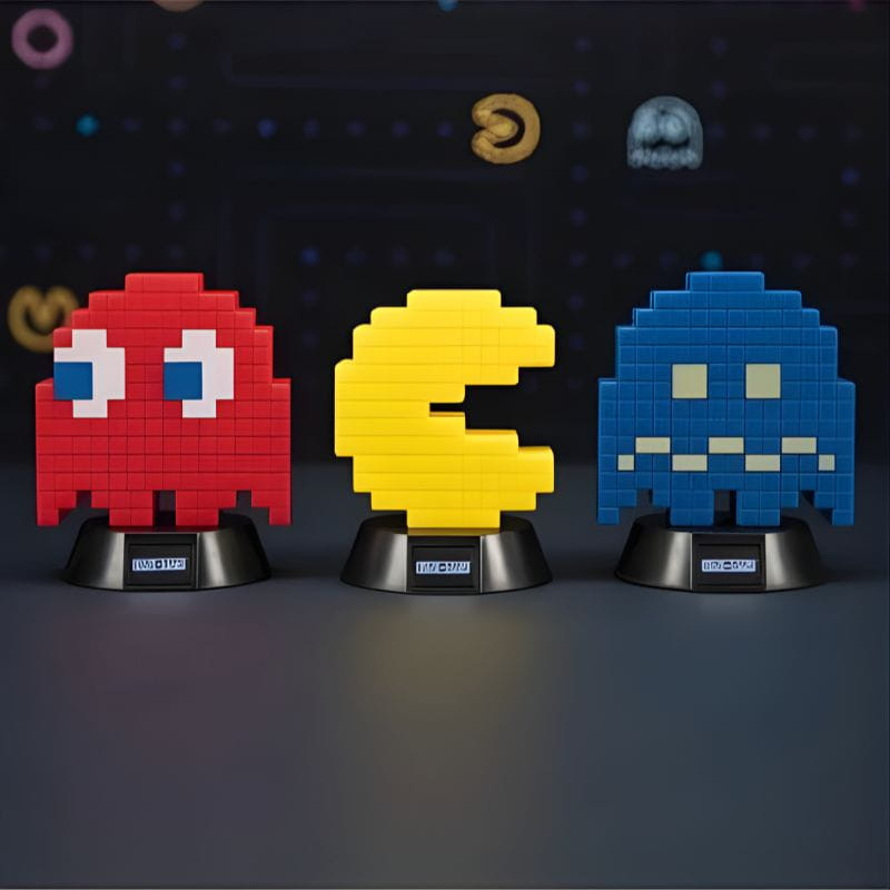Lámpara Paladone Icon Blinky Pac-Man: luz LED con forma de fantasma rojo pixelado, estilo retro arcade, ideal para escritorio o estantería.