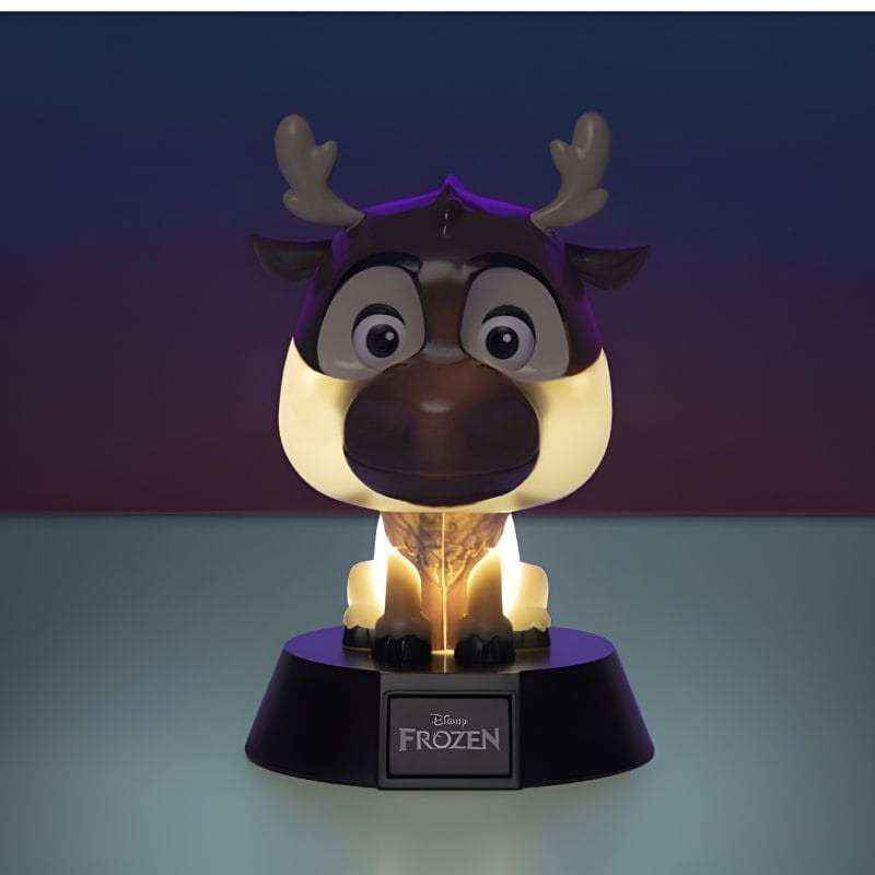 Lámpara Paladone Icon Sven Frozen: figura de reno iluminada, luz cálida, base negra con placa “Disney Frozen”, ideal para escritorio o noche.