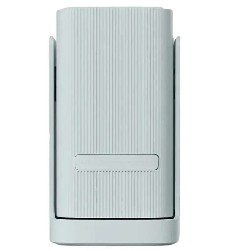 Projetor Wanbo Cube 1 em Sky Blue, design cilíndrico minimalista com textura vertical, base elevada e cantos arredondados, detalhe Cube em relevo